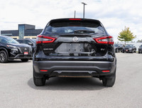Experience the smooth ride and agile handling of the 2020 Nissan Qashqai SV in a bold color of your... (image 3)