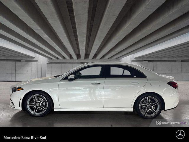 2022 Mercedes-Benz A 220 4MATIC Sedan | Premium Package in Cars & Trucks in Longueuil / South Shore - Image 2