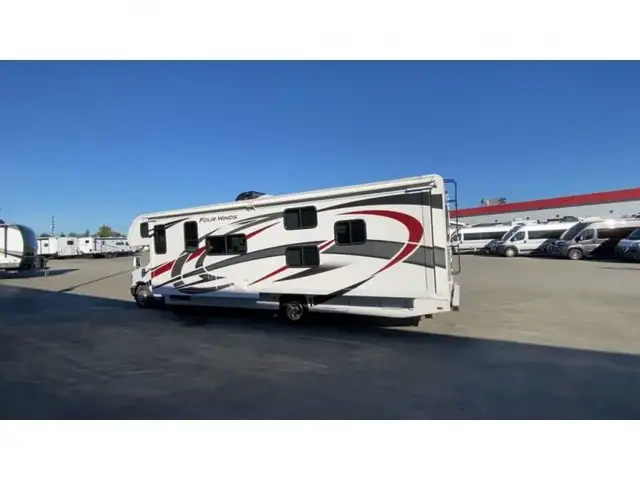 2023 Thor Motor Coach Four Winds 31EV in RVs & Motorhomes in Abbotsford - Image 8