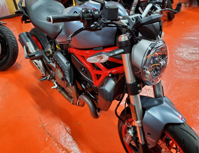 2017 DUCATI MONSTER 821: $120 BW! in Sport Bikes in Vancouver - Image 4