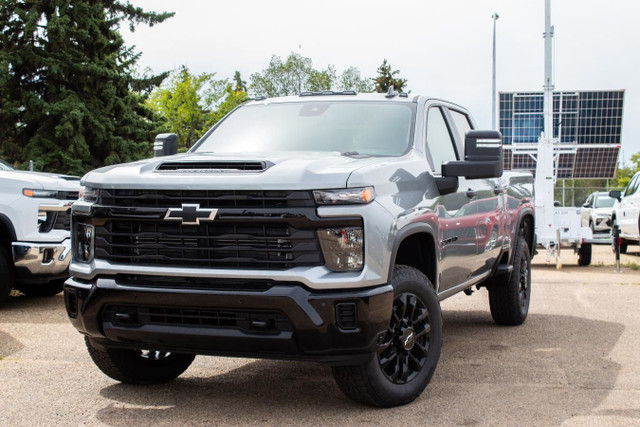 2025 Chevrolet Silverado 2500 4WD Custom Crew in Cars & Trucks in Edmonton - Image 2