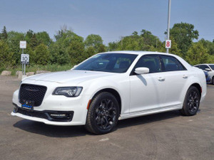 2023 Chrysler 300 300S AWD | Pano Roof | Leather | Nav | Remote Start | Adaptive Cruise | Heated Seat | New Tires |
