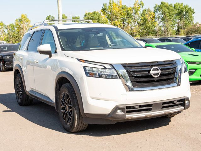 2023 Nissan Pathfinder SL, Loacal Trade-in, No accidents, well in Cars & Trucks in Calgary - Image 2