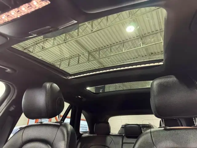 2019 MERCEDES-BENZ GLC 300 4MATIC in Cars & Trucks in City of Montréal - Image 11