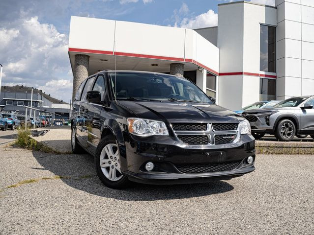 2017 Dodge Grand Caravan Crew FWD in Cars & Trucks in Kelowna - Image 2