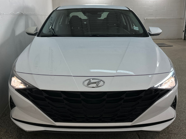 2022 Hyundai Elantra Preferred PREFERRED! BLACK ALLOYS! 68KM! in Cars & Trucks in Belleville - Image 2