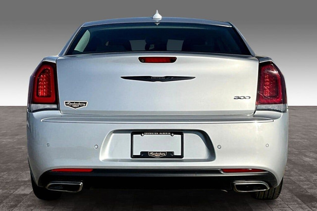 2022 Chrysler 300 Touring L in Cars & Trucks in Edmonton - Image 4