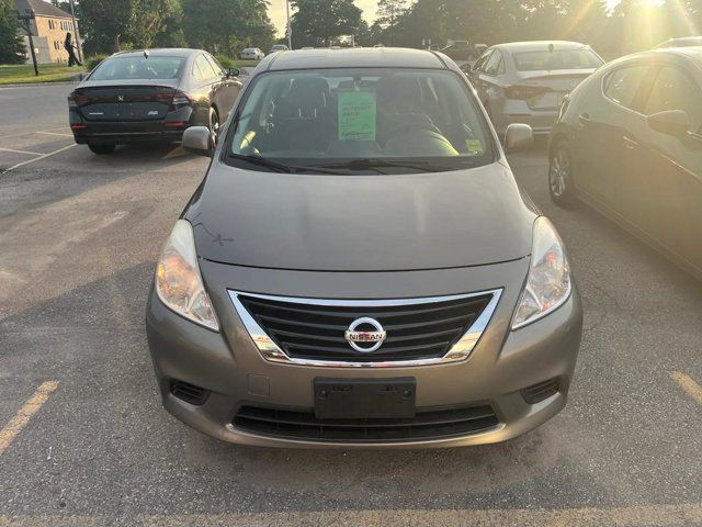 2012 Nissan Versa SV | One Owner | Clean Carfax | Perfect in Cars & Trucks in London - Image 2