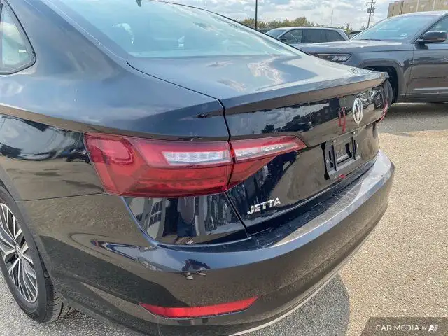 2021 Volkswagen Jetta Highline Sunroof Nav Capable in Cars & Trucks in St. Albert - Image 15