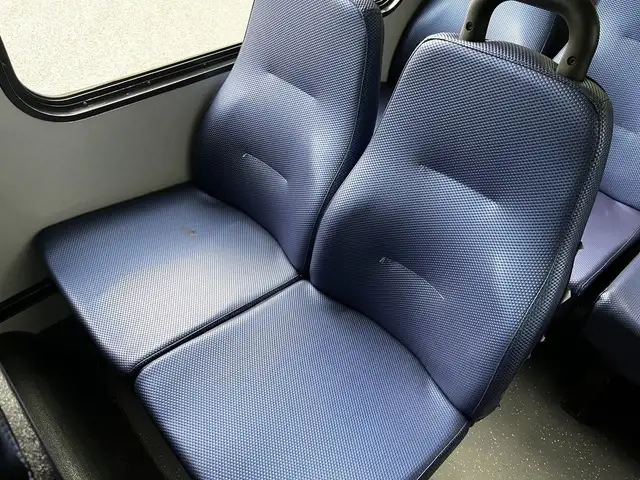 2019 Chevrolet Express 4500 22 Passenger Wheelchair Accessible S in Heavy Trucks in Delta/Surrey/Langley - Image 27