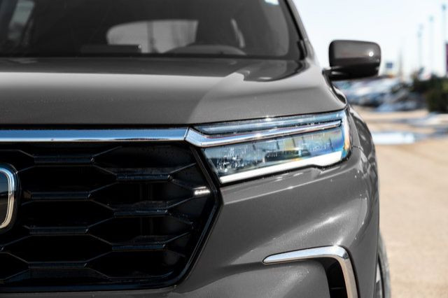 2025 Honda Pilot Touring in Cars & Trucks in Edmonton - Image 4