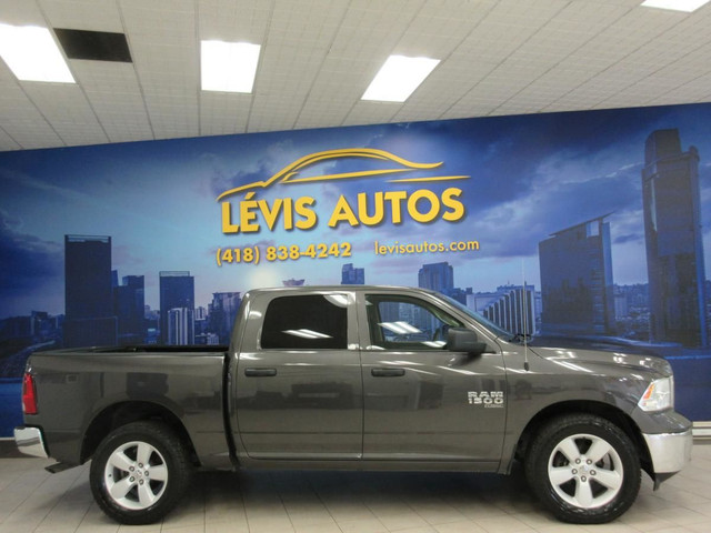 RAM 1500 CLASSIC 2023 SLT V6 3.6L 4X4 CREW-CAB BOITE 5'7 in Cars & Trucks in Lévis