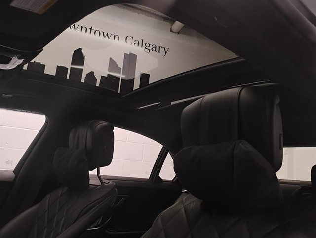 2022 Mercedes-Benz S580 4MATIC Sedan in Cars & Trucks in Calgary - Image 4