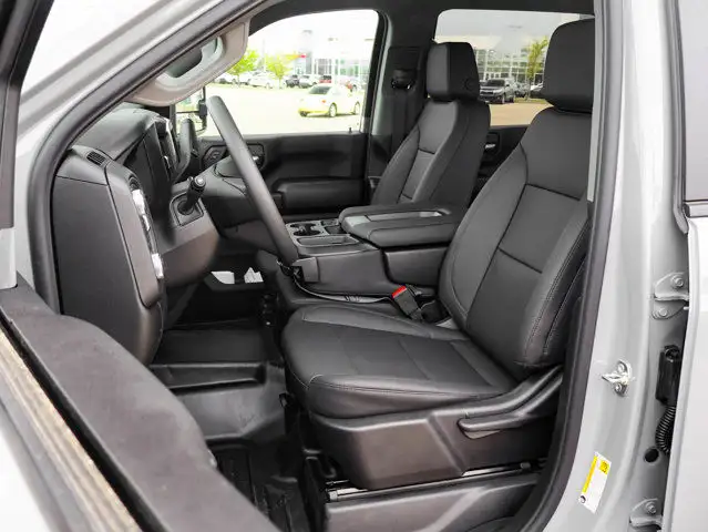 2025 GMC Sierra 3500HD Pro dans Autos et camions dans Comté de Strathcona - Image 28