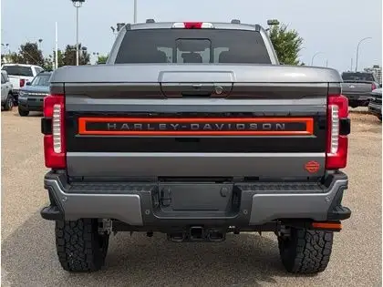 2024 Ford F-350 HARLEY DAVIDSON in Cars & Trucks in Edmonton - Image 5