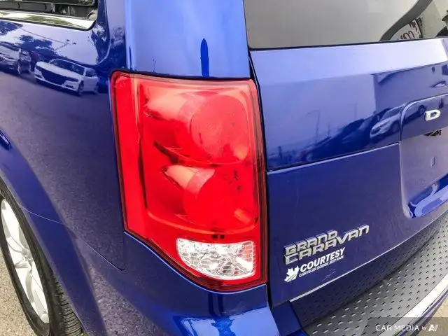 2019 Dodge Grand Caravan SXT Premium Plus | DVD Entertainment in Cars & Trucks in Calgary - Image 15