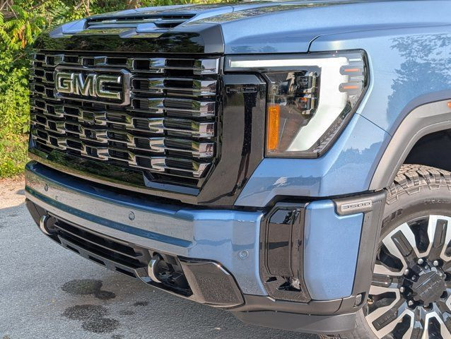 2025 GMC Sierra 3500HD Denali Ultimate- Snow Plow Prep/Camper in Cars & Trucks in Barrie - Image 2