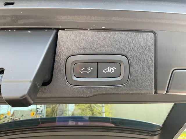 2022 Volvo XC60 B6 R-Design AWD - BOWERS & WILKINS! NAV! 360 CAM dans Autos et camions dans Kitchener / Waterloo - Image 12