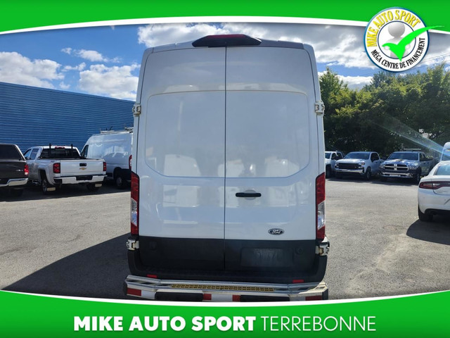 Ford Transit Cargo Van T-250 EL PA toit surélevé 148 po PNBV de  dans Autos et camions  à Laval/Rive Nord - Image 3