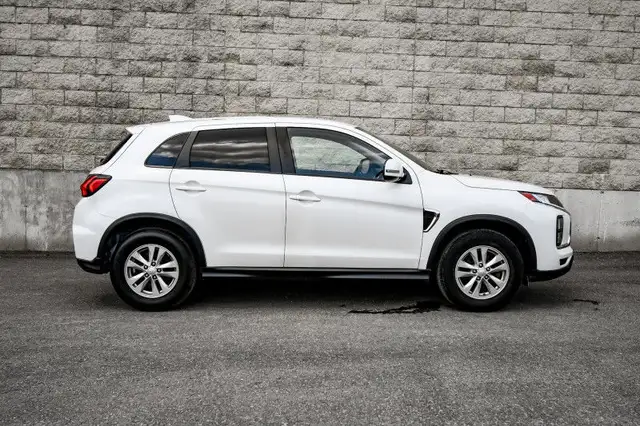 2021 Mitsubishi RVR SE AWC • HEATED SEATS • REAR CAM • CP/AA in Cars & Trucks in Ottawa - Image 3