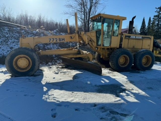 1994 John Deere 772 BH Grader  in Heavy Equipment in Sudbury - Image 3