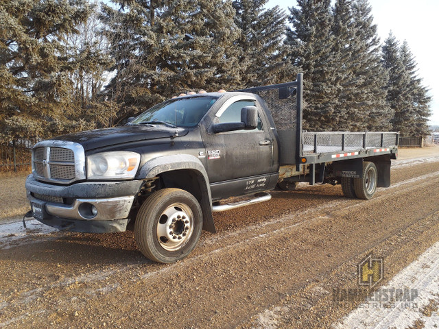 Dodge 5500 HD SLT Flatbed Deck Truck in Heavy Trucks in Edmonton