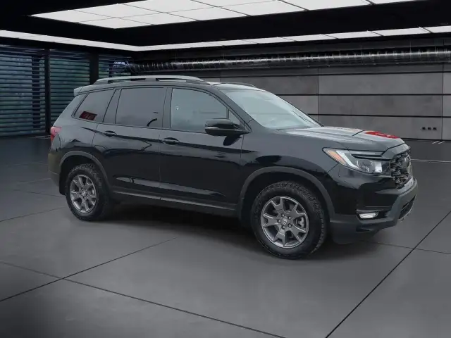 2024 Honda Passport TrailSport l Clean Car Fax l One Owner l Loc in Cars & Trucks in Calgary - Image 3