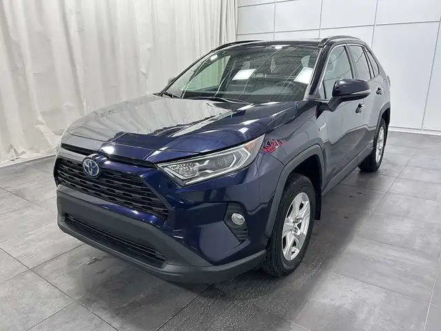 2020 Toyota RAV4 XLE AWD - TOIT OUVRANT - VOLANT CHAUFFANT - MAG in Cars & Trucks in Québec City - Image 4