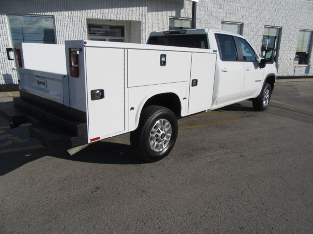 2021 Chevrolet Silverado 2500 GAS CREW 4X4 NEW SERVICE/UTILITY B in Cars & Trucks in Oakville / Halton Region - Image 4