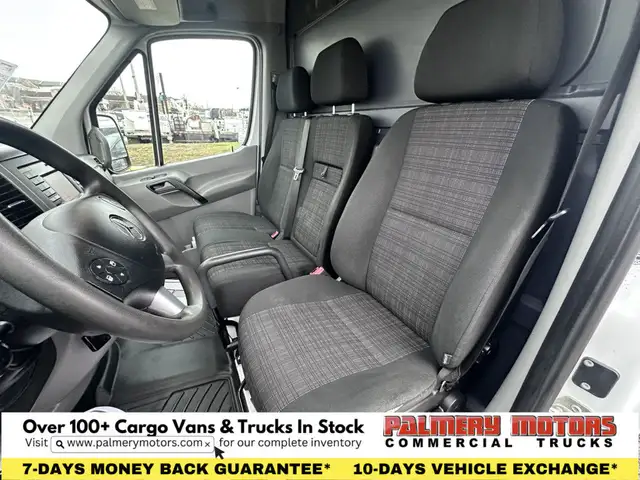 2017 Mercedes-Benz Sprinter 2500 144" HIGH ROOF 4X4 +LOW RANGE dans Autos et camions dans Région de Mississauga/Peel - Image 46