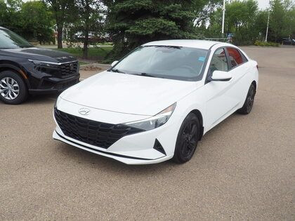 2022 Hyundai Elantra Preferred IVT. Remote Start. Heated Steerin in Cars & Trucks in Edmonton - Image 4