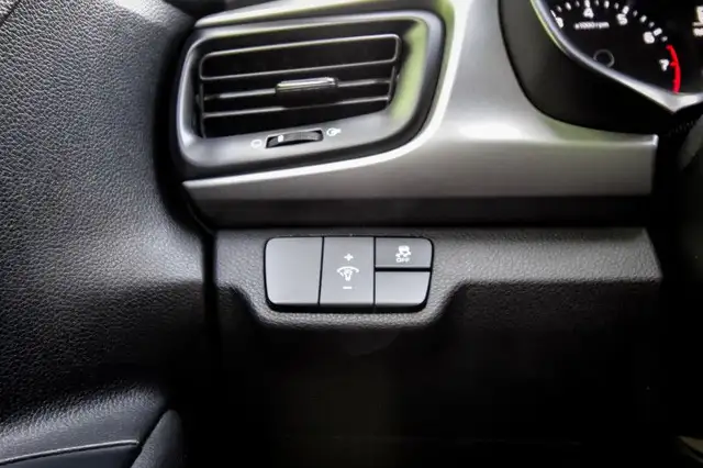 2021 Kia Rio 5-door LX+ IVT - Heated Seats - Android Auto in Cars & Trucks in Kingston - Image 12