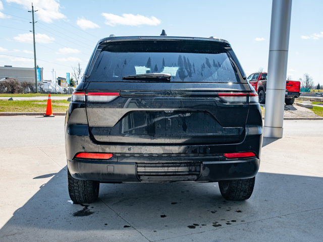 2023 Jeep Grand Cherokee Altitude in Cars & Trucks in Barrie - Image 4