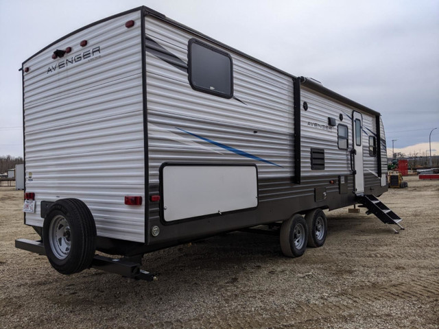 2021 Forest River 34 Ft T/A Travel Trailer Avenger in Travel Trailers & Campers in Edmonton - Image 4