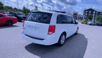 Front Wheel Drive. Leather Interior. Rear View Backup Camera. USB Input(s). Auxiliary Input. Steerin... (image 8)