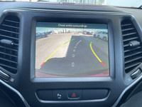 This 2019 Jeep Cherokee Trailhawk is loaded with features! Navigation, AWD, large sunroof, adaptive... (image 8)