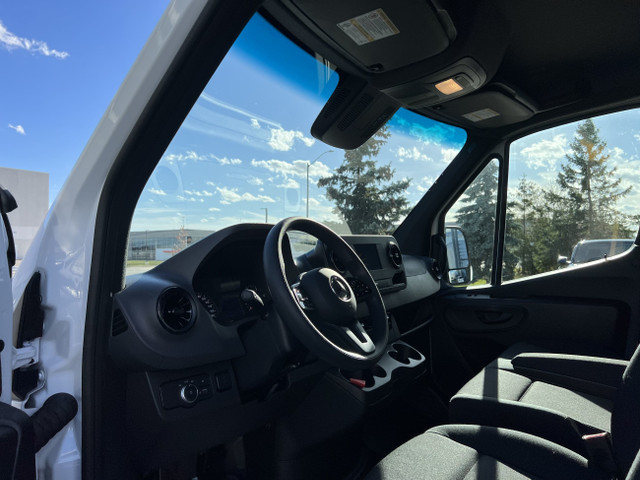 2022 Mercedes-Benz Sprinter Van Mercedes Benz- SPRINTER 2500- Lo in Cars & Trucks in Oakville / Halton Region - Image 4