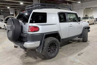 Véhicule très bien entretenu. 82 dossiers d'entretiens!!! Prêt à partir! TOYOTA FJ CRUISER 4WD 2007/... (image 1)