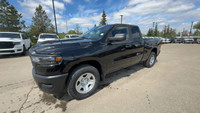 This 2025 RAM 1500 TRADESMAN QUAD CAB 4X4 has the following options Cloth Bench Seat, Remote Start S... (image 6)