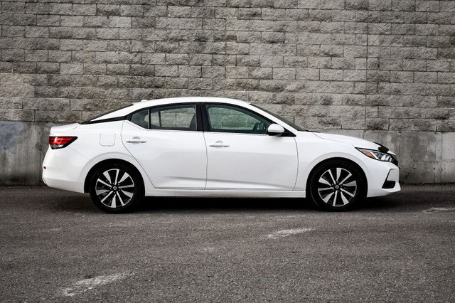 2023 Nissan Sentra SV • LOW MILEAGE • REMOTE START • SUNROOF in Cars & Trucks in Kingston - Image 2