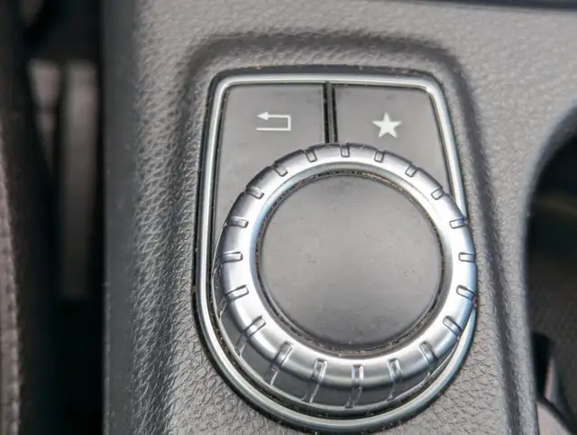 2017 Mercedes-Benz GLA 250 in Cars & Trucks in Ottawa - Image 18