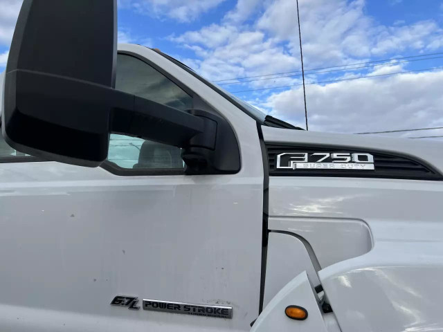 2018 FORD F-750 Super Duty - Dual Rear Wheel 6 roues in Cars & Trucks in Laval / North Shore - Image 4