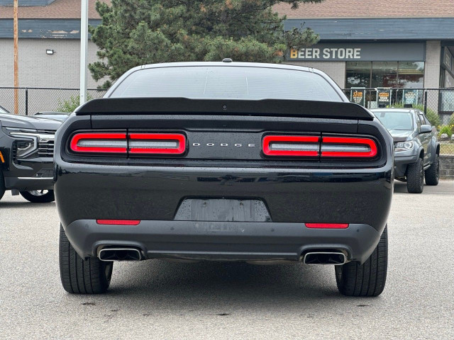 2016 Dodge Challenger in Cars & Trucks in City of Toronto - Image 4
