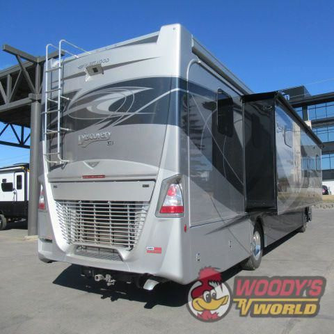 2023 FLEETWOOD DISCOVERY 40M LXE in Travel Trailers & Campers in Calgary - Image 4