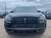 Leather Seats, Heated Seats, Sunroof! Let this Lincoln Corsair be your new sanctuary with its expert... (image 1)