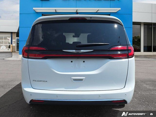 2024 Chrysler Pacifica Touring-L in Cars & Trucks in Windsor Region - Image 4