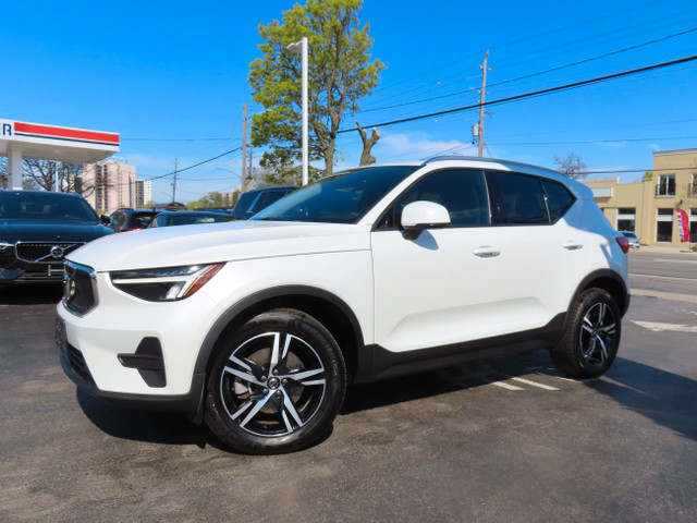 2023 Volvo XC40 B5 AWD Core - Navigation System - Leather !!! in Cars & Trucks in Oakville / Halton Region - Image 4