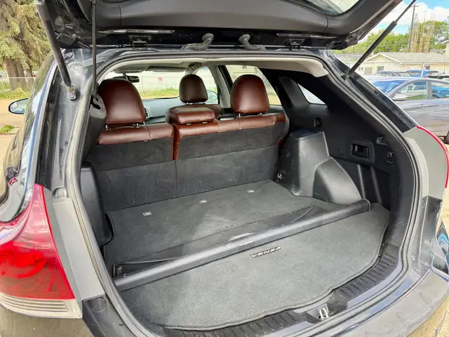 2016 Toyota Venza XLE in Cars & Trucks in Edmonton - Image 17