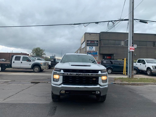 2022 Chevrolet SILVERADO 3500HD LT Crew Cab Short Box 4WD in Cars & Trucks in City of Toronto - Image 2