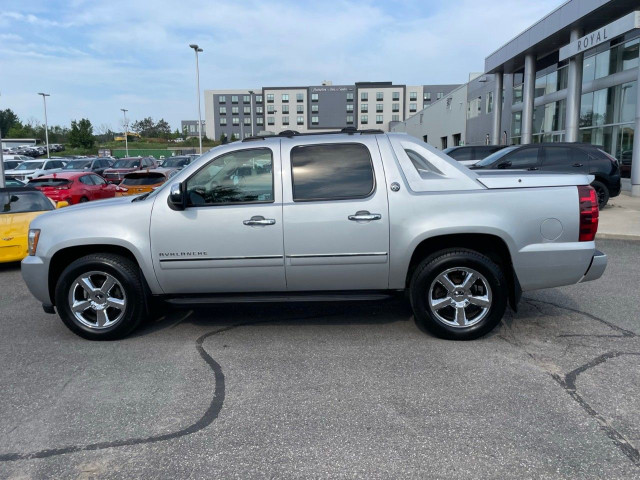 2013 Chevrolet Avalanche in Cars & Trucks in Oakville / Halton Region - Image 2